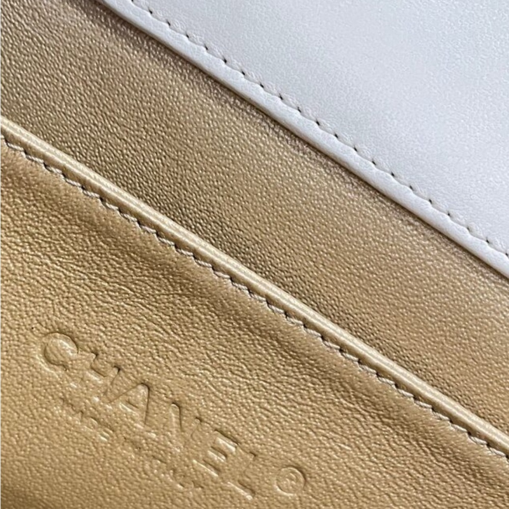 Chanel Vintage Boy Bag cream , black and gold bag - Picture 10 of 16